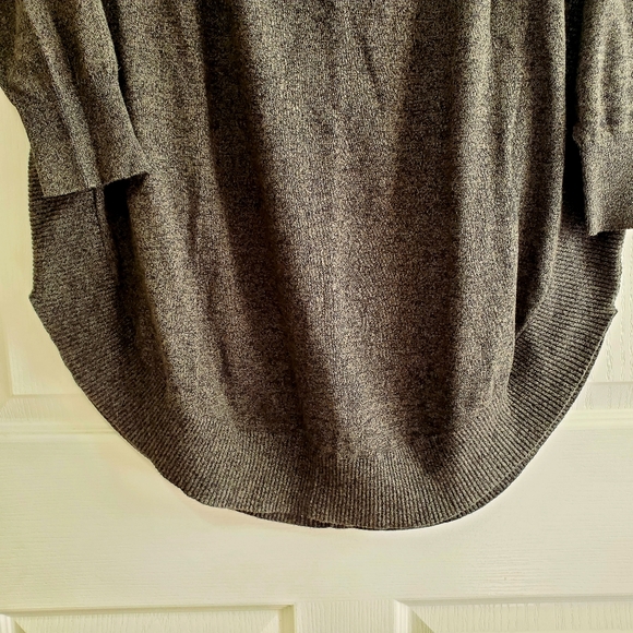 Express Olive Green Quarter Sleeve Sweater with Rounded Hem Size Medium - Picture 3 of 6